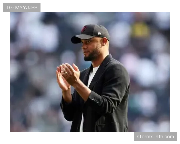 孔帕尼这生活也太像影帝了吧，教练夹克下面藏着贵族日常